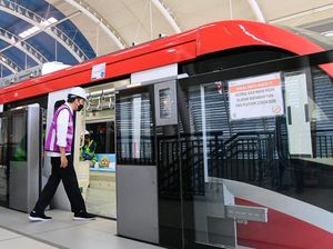 Jokowi Jajal LRT Jabodebek