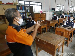 Suasana Belajar Praktek dengan Tatap Muka di SMKN 5 Jakarta