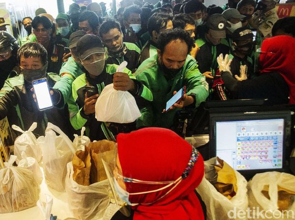Waduh! Gegara BTS Meal, Ojol Berkerumun di McD