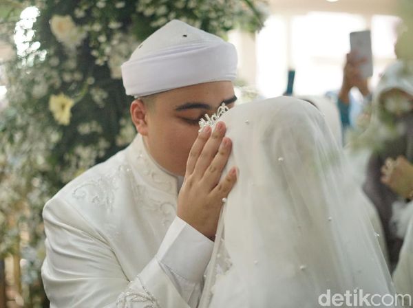 Halal! Ciuman Pertama Ameer Azzikra ke Nadzira Shafa