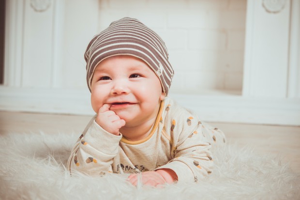 Pada umumnya bayi akan tumbuh gigi pada usia 9 bulan.