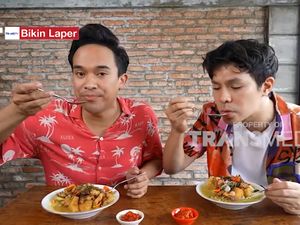 Bikin Laper! Fero Walandouw Cicip Sate Kuah Wates yang Gurih Mantul Bikin Laper! Fero Walandouw Cicip Sate Kuah Wates yang Gurih Mantul