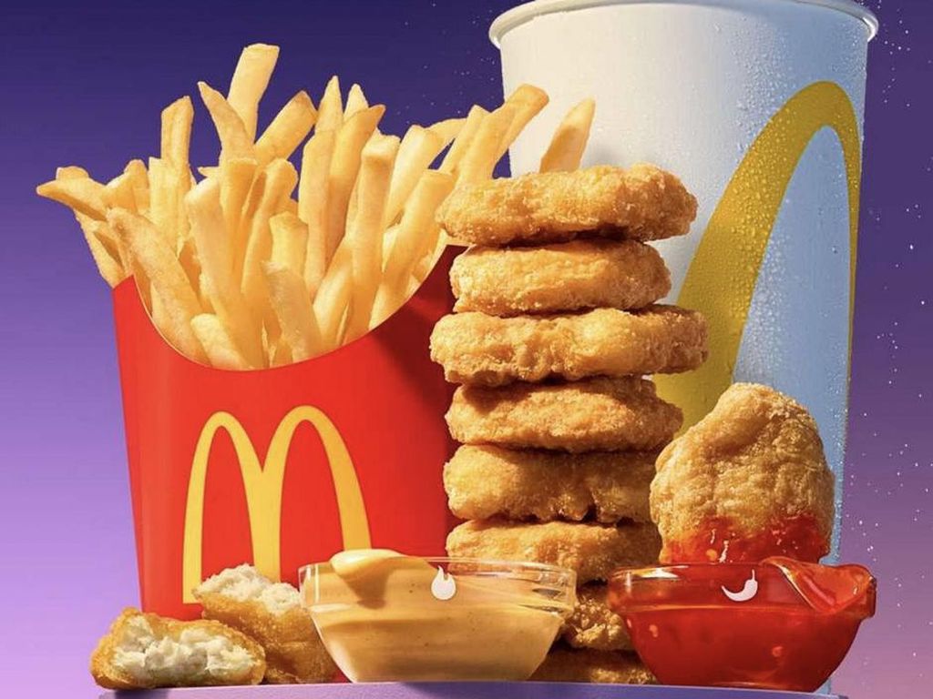 Heboh BTS Meal, Ini Cerita Unik dari Ojol yang Mau Sabar Antre Heboh BTS Meal, Ini Cerita Unik dari Ojol yang Mau Sabar Antre