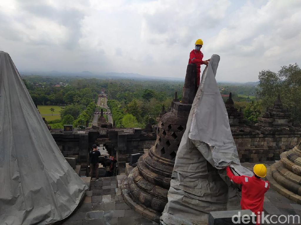 Pasca Erupsi Merapi, Terpal Penutup Borobudur Dibuka Kembali Pasca Erupsi Merapi, Terpal Penutup Borobudur Dibuka Kembali