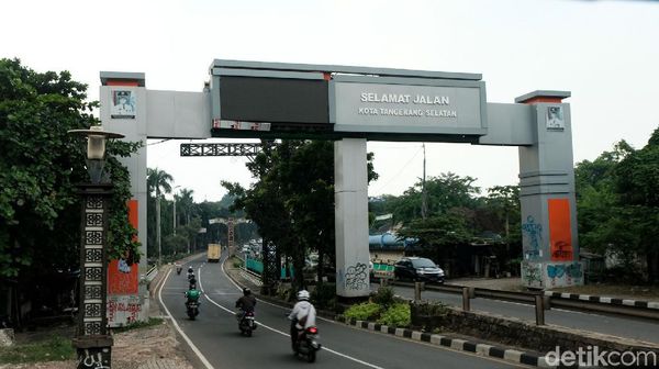 Duh, Gapura Batas Wilayah Tangsel-Jakarta Jadi Korban Vandalisme