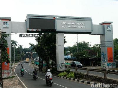 Duh, Gapura Batas Wilayah Tangsel-Jakarta Jadi Korban Vandalisme
