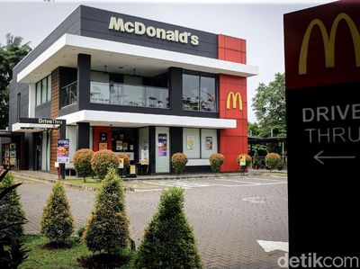 Gegara Kerumunan BTS Meal, Puluhan Gerai McD di Jakarta Kena Sanksi