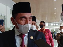 Gubsu Sentil Bobby yang Ributkan DBH 2021 Rp 407 M Belum Tersalurkan Gubsu Sentil Bobby yang Ributkan DBH 2021 Rp 407 M Belum Tersalurkan