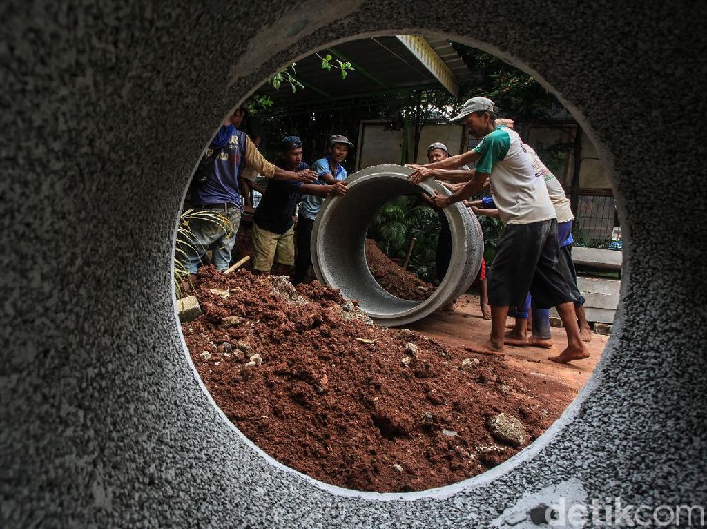 Kejar Target 1 Juta Sumur Resapan Untuk Atasi Banjir Jakarta Kejar Target 1 Juta Sumur Resapan Untuk Atasi Banjir Jakarta