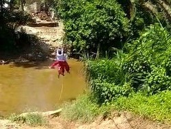 Ini Fungsi Asli Keranjang Terbang yang Dipakai Murid SD Nyeberang Sungai