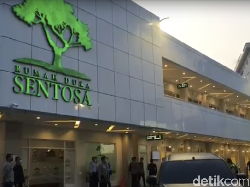 Jokowi Melayat ke RS Tempat Istri Yasonna Laoly Disemayamkan