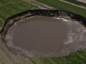 Lubang Raksasa di Meksiko Meluas, Mulai Telan Rumah Warga