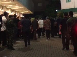 Istri Yasonna Laoly Meninggal, Jokowi Melayat ke Rumah Duka RSPAD Istri Yasonna Laoly Meninggal, Jokowi Melayat ke Rumah Duka RSPAD
