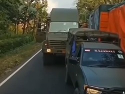 Viral Truk di Lumajang Tak Beri Jalan ke Mobil TNI yang Angkut Alutsista