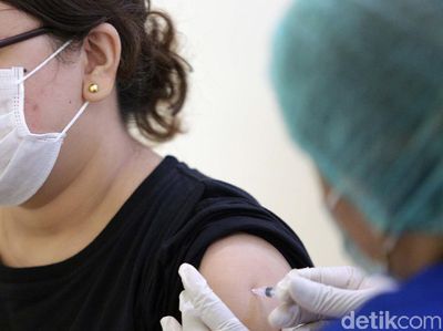 Warga DKI Berusia 18 Tahun ke Atas Sudah Bisa Divaksin COVID-19