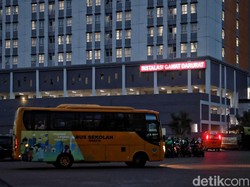 Penyebab Antrean Pasien COVID-19 di Wisma Atlet Sampai Lesehan