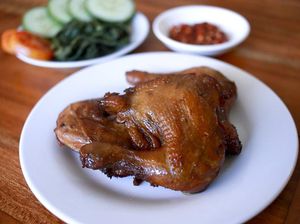 Maknyus! 5 Ayam Bakar Legendaris Ini Nikmat Untuk Makan Siang