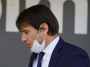 Sudah di London, Antonio Conte Sepakat Latih Tottenham