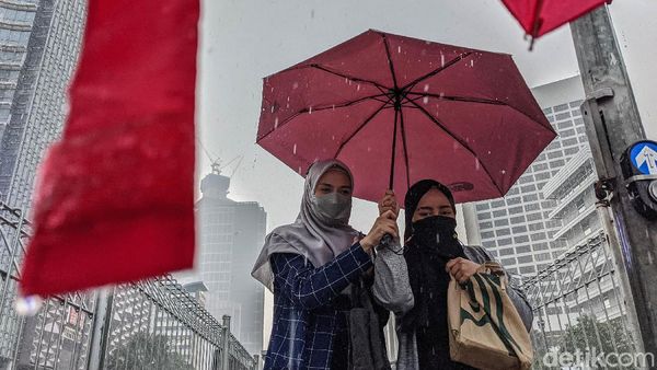 Cuaca Ekstrem  Masih Membayangi Jakarta