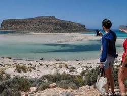 Mau Berlibur ke Eropa? Negara-negara Ini Siap Terima Turis yang Telah Divaksin