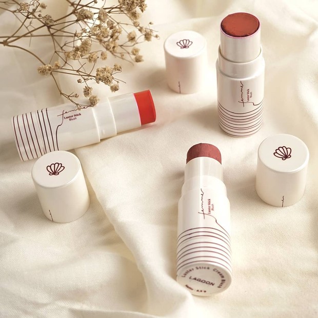 FEMME COSMETICS Luster Stick Blush On