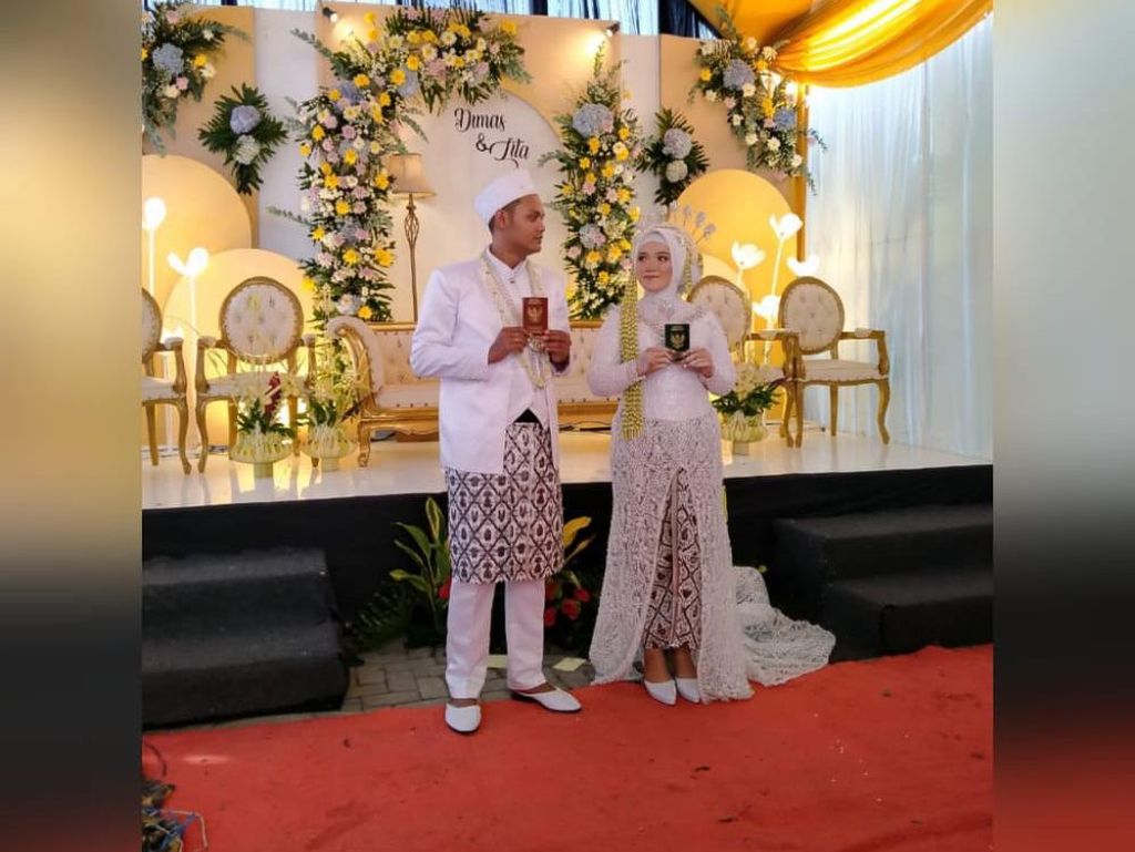 Ini Estimasi Biaya Resepsi Nikah di Gang Sempit dengan Dekorasi Mewah Ini Estimasi Biaya Resepsi Nikah di Gang Sempit dengan Dekorasi Mewah