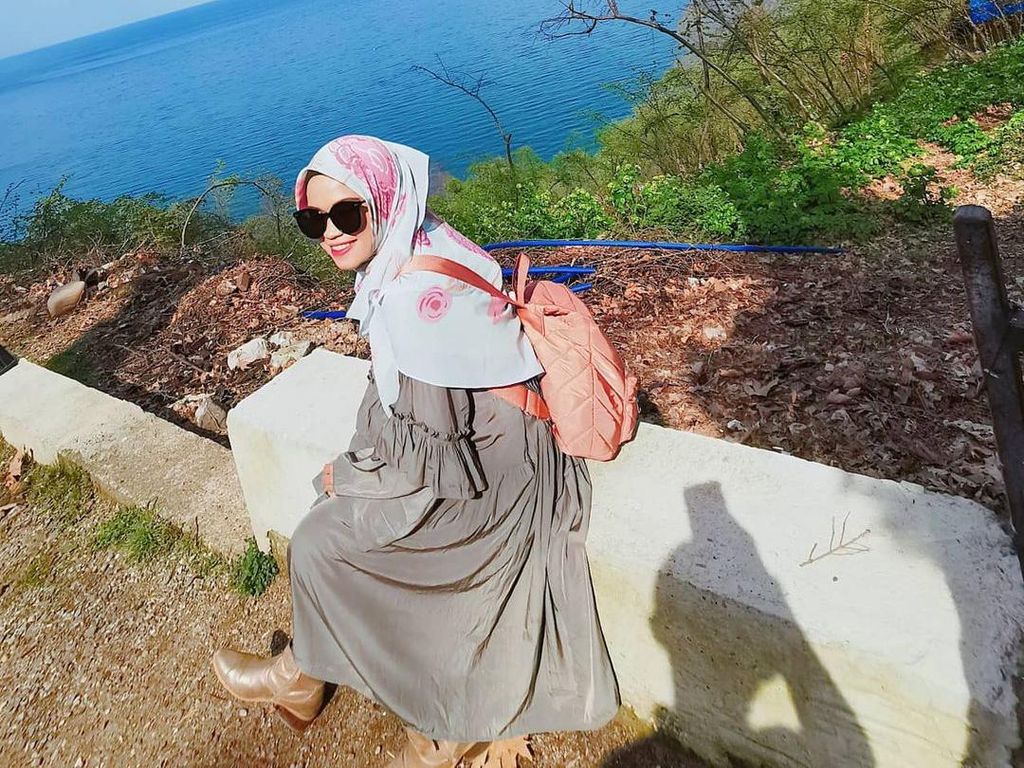 Usai Disebut Bentak Teh Ninih, Putri Aa Gym Tutup Komentar Usai Disebut Bentak Teh Ninih, Putri Aa Gym Tutup Komentar