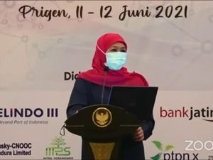 Khofifah Bicara Pentingnya Digitalisasi Ekonomi Saat Buka Rakerwil AMSI Jatim Khofifah Bicara Pentingnya Digitalisasi Ekonomi Saat Buka Rakerwil AMSI Jatim