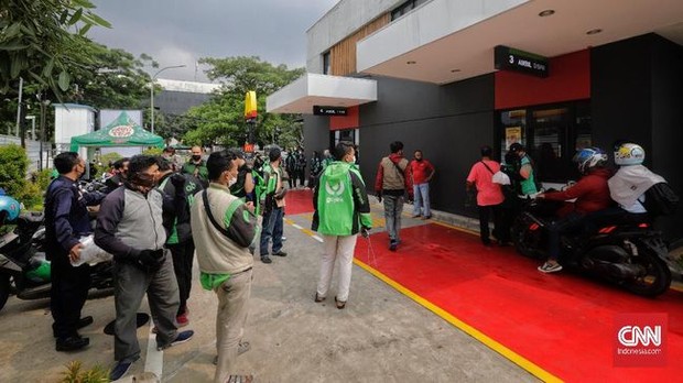Keramaian McD/ sumber: cnn.com Keramaian McD