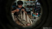 Keren! Miniatur Kapal Pinisi Dibuat dari Koran Bekas Lho