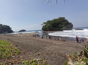 Pantai Madasari: 7 Spot Menarik, Harga Tiket, Lokasi dan Rute
