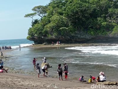 Foto: Pantai Madasari, Pantai Cantik dari Pangandaran