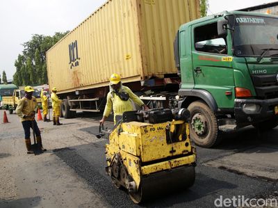 Asyik, Jalan Berlubang di Marunda Diperbaiki