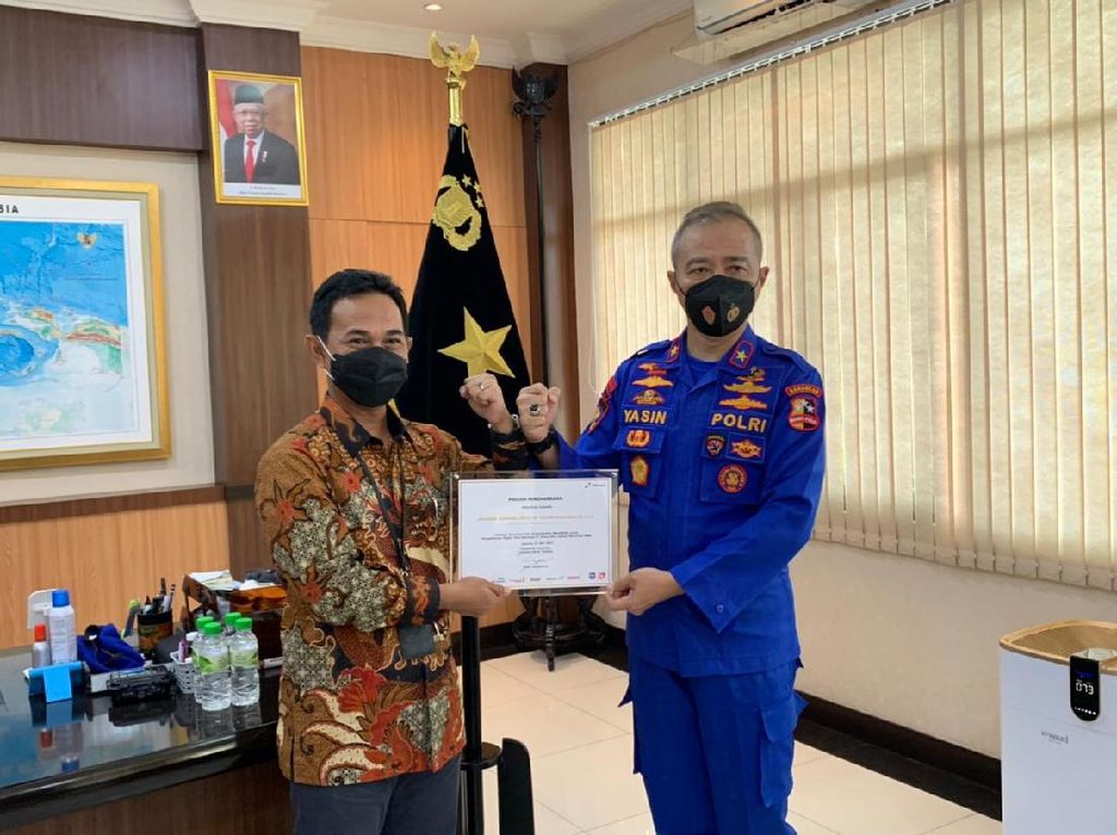 Pertamina Beri Penghargaan ke Polair Polri Tangkap Pencuri BBM di Tuban Pertamina Beri Penghargaan ke Polair Polri Tangkap Pencuri BBM di Tuban