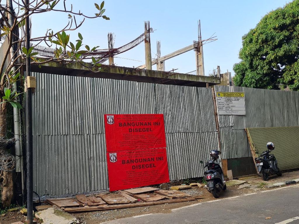 Hunian Mewah di Menteng Disegel karena Langgar Izin Perluasan Basemen Hunian Mewah di Menteng Disegel karena Langgar Izin Perluasan Basemen