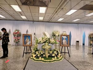 Ibadah Penghiburan Istri Yasonna Digelar Hari Ini, Begini Suasana Rumah Duka Ibadah Penghiburan Istri Yasonna Digelar Hari Ini, Begini Suasana Rumah Duka