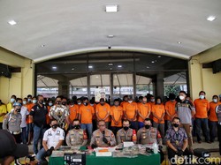 Penangkapan Massal Preman Usai Jokowi Telepon Kapolri