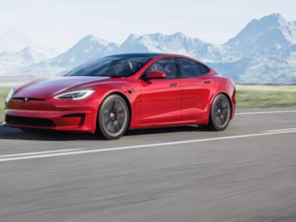 Tesla Model S Plaid Mulai Dikirim, Elon Musk Sesumbar Lebih Aman dari Volvo