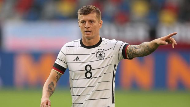 DUESSELDORF, GERMANY - JUNE 07: Toni Kroos of Germany reacts during the international friendly match between Germany and Latvia at Merkur Spiel-Arena on June 07, 2021 in Duesseldorf, Germany. (Photo by Lars Baron/Getty Images)