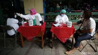 Warga Rusun Marunda Divaksin COVID-19