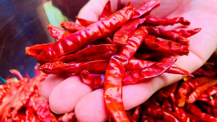 5 Cara Ampuh Hilangkan Panas di Tangan Setelah Terkena Cabai 5 Cara Ampuh Hilangkan Panas di Tangan Setelah Terkena Cabai