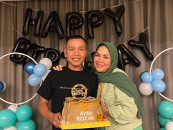 Serius! Orang Tua Ayu Ting Ting Satroni Rumah Pembully Anak dan Cucunya