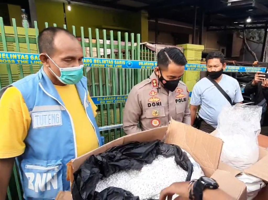 Pabrik yang Produksi 700 Ribu Obat Terlarang di Tasikmalaya Digerebek