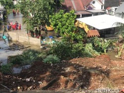 Longsor di Kompleks Ciputat, 2 RT Terendam Luapan Kali Pesanggrahan