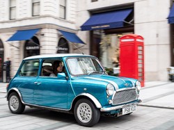 Mobil Mini Klasik Dicangkok Jantung Nissan Leaf