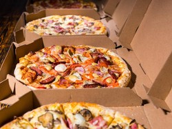 Duh! Pengantar Pizza Ini Marahi Pelanggan yang Pesan Makanan Online