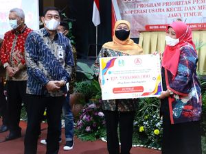 Khofifah Minta Koperasi dan UMKM Diberi Banyak Akses dan Modal Khofifah Minta Koperasi dan UMKM Diberi Banyak Akses dan Modal