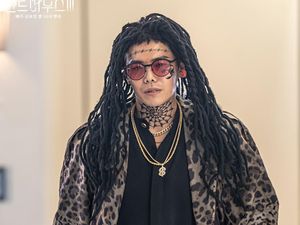 Park Eun Seok Minta Maaf Karakter The Penthouse 3 Rasis, Netizen Korea Heran Park Eun Seok Minta Maaf Karakter The Penthouse 3 Rasis, Netizen Korea Heran