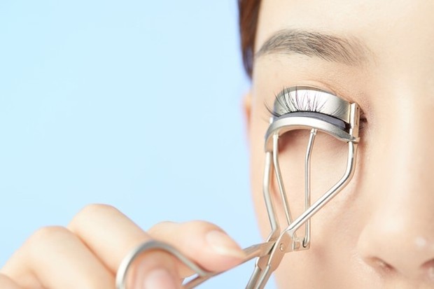 Pilih Karet Bantalan yang Padat/Foto: freepik.com Cara Memilih Penjepit Bulu Mata Bagus