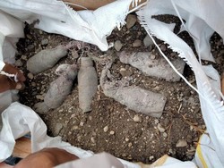 Seorang Polisi di Banyuwangi Temukan 5 Bom Ikan Saat Cari Tanaman Hias